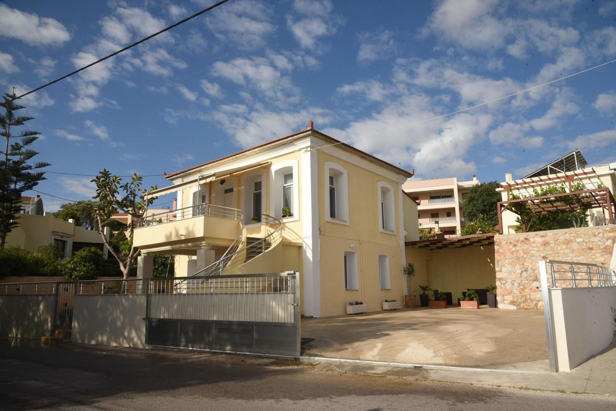Blue Flag Award Winning Ormos Lo Beach: Home 1 Vrontados Bagian luar foto